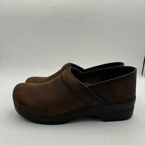 Dansko Men’s 43 Brown Oiled Leather Professional Slip On Clogs